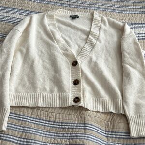Wild Fable Cream Cardigan with 3 buttons, size small,EUC